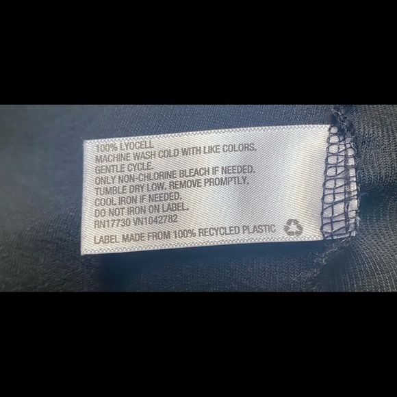 WOMENS BUNDLE TWO TOPS-SIZE SMALL - Picture 6 of 11